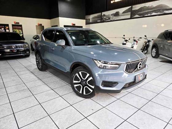 VOLVO XC40 1.5 T5 RECHARGE MOMENTUM GEARTRONIC
